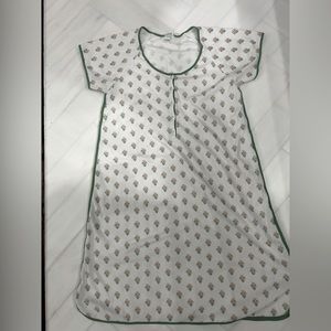 LAKE 100% Pima cotton maternity nightgown. Mat size M. Pink and greet fleur.